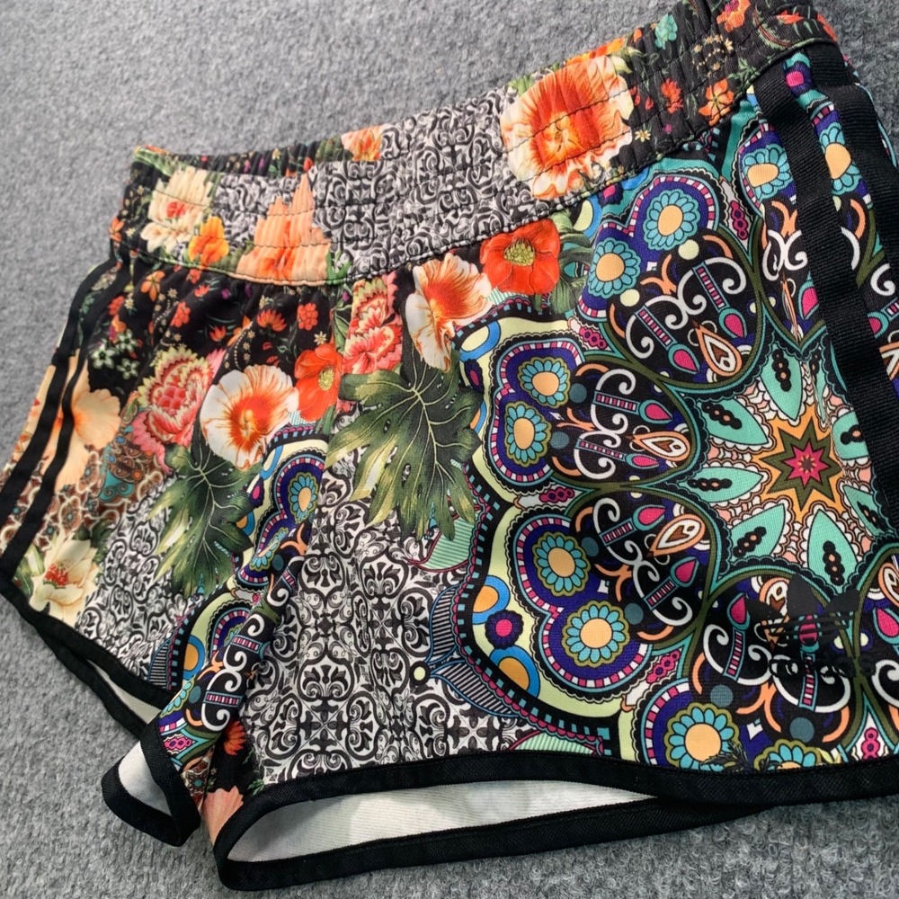Adidas Originals Farm Rio Jardim Agharta Women's Size Small Floral Shorts - Picture 3 of 9
